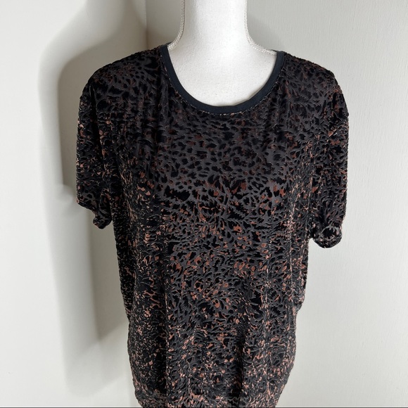 We The Free Velvet Teddy Burnout Tee Black Combo - Picture 4 of 12